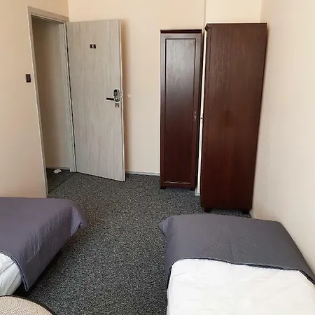 Apartament Dobry Najem 12 *