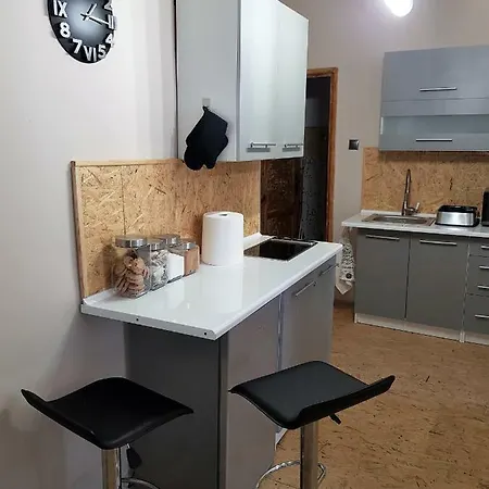 Apartament Dobry Najem 12 *